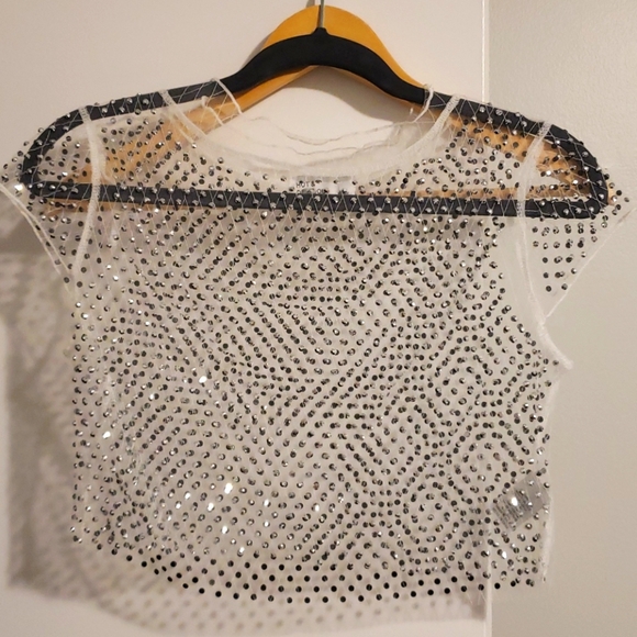 M Boutique Crop mesh top - Picture 2 of 3